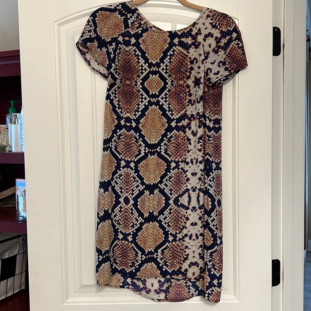 EUC Snakeskin Shift Dress size small | brand eight sixty
